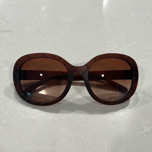 NWOT [Burberry] Women’s Oversized Sunglasses MATTE BROWN B4218 3583/13 with Case - Picture 2 of 7